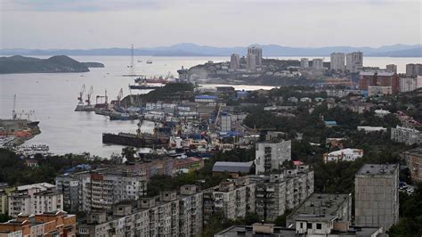  Vladivostok: An Undiscovered City on the Edge of the World - Journey Through Time and Space Alongside an Existentialist Explorer